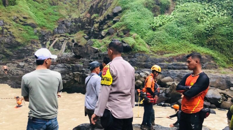 Polres dan BPBD Cari Pemuda 16 Tahun Tenggelam di Curup Besemah